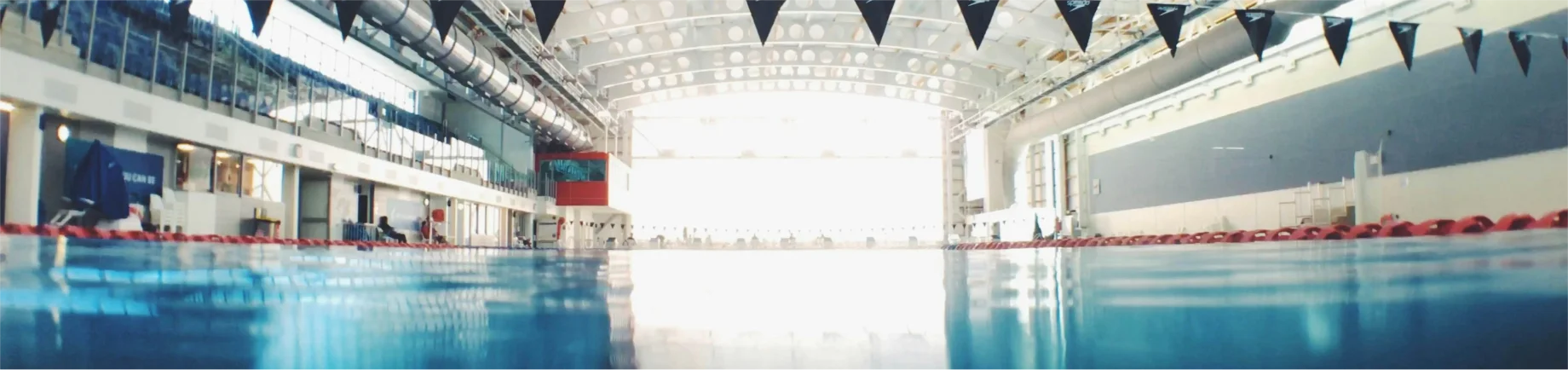 Ansicht Hallenbad auf Wasserebene